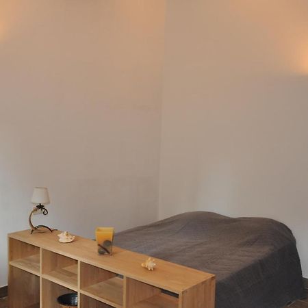 location studio meublé Sorgues Extérieur photo