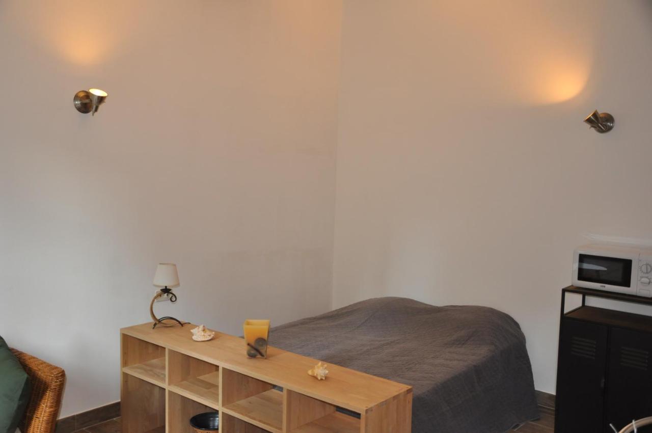location studio meublé Sorgues Extérieur photo